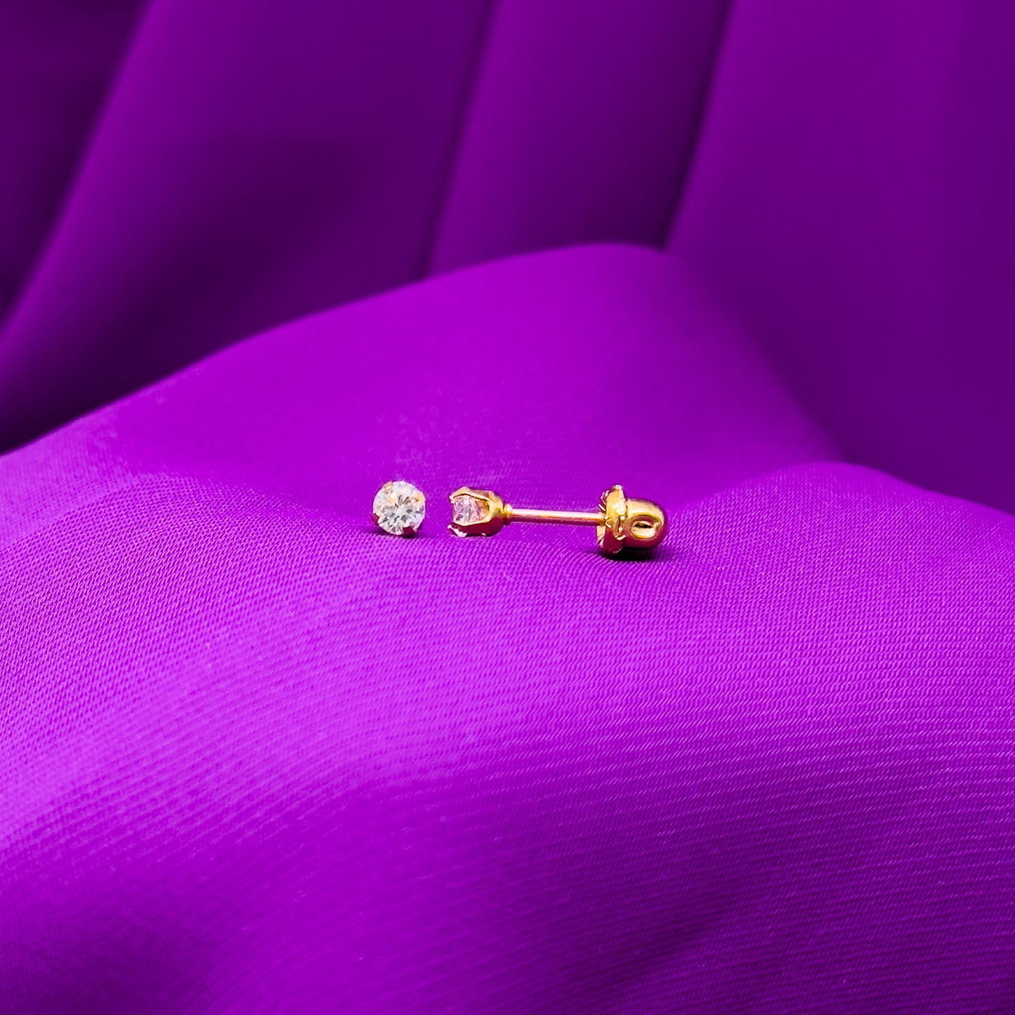 Brinco - Ponto de Luz Com Ouro 24k